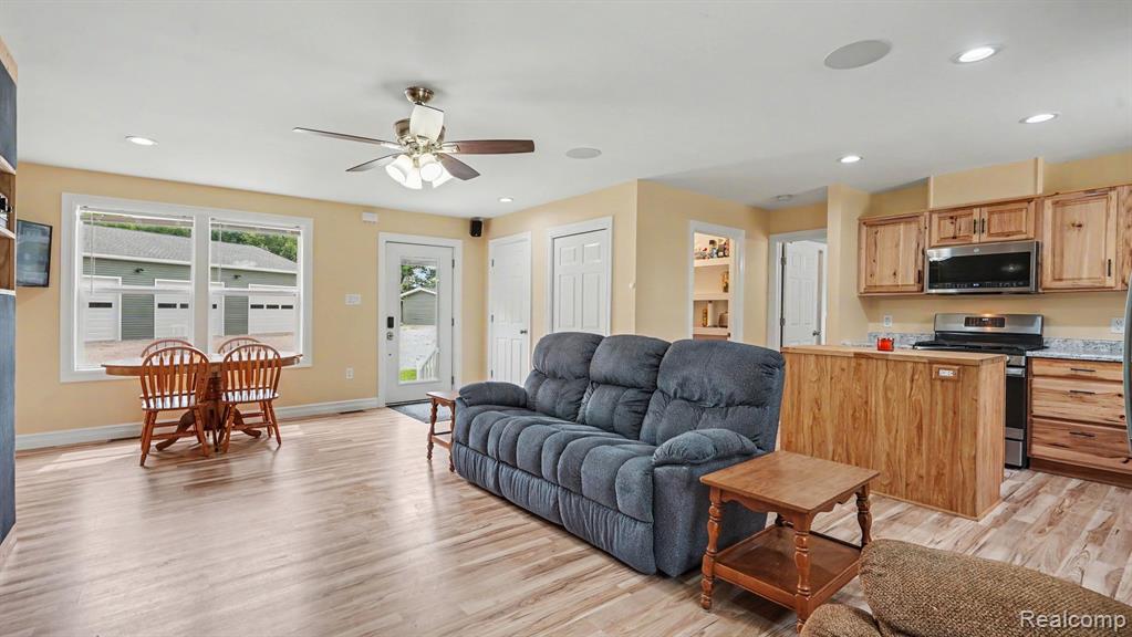 317 Elio Property Photo 12