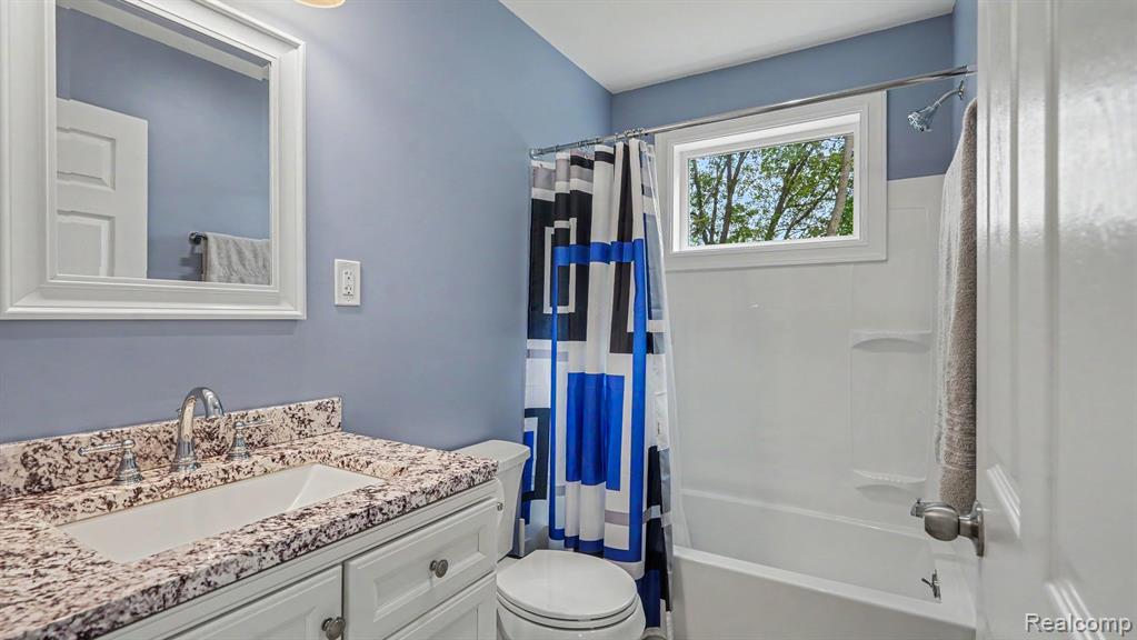 317 Elio Property Photo 25