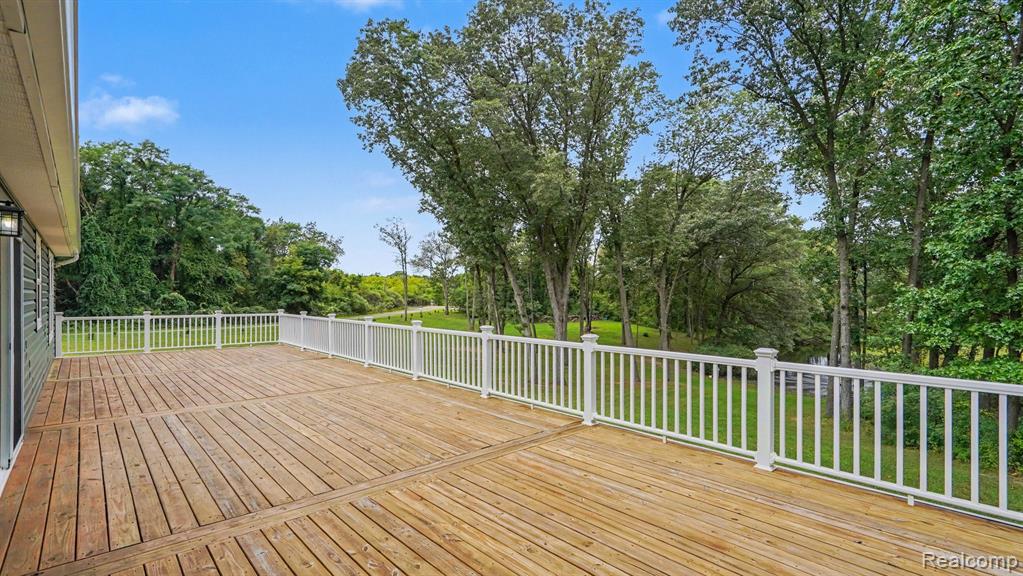 317 Elio Property Photo 27