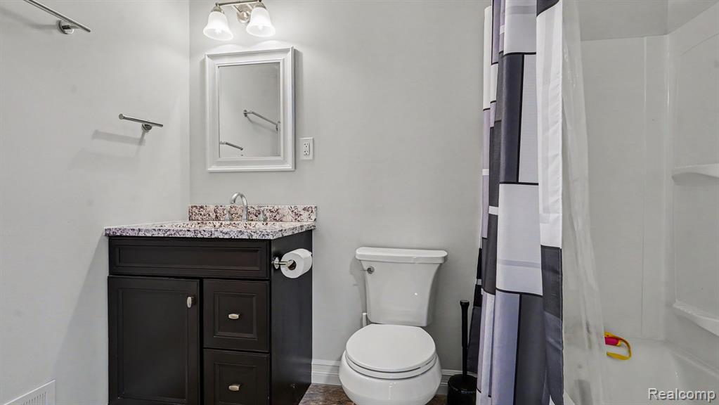317 Elio Property Photo 34