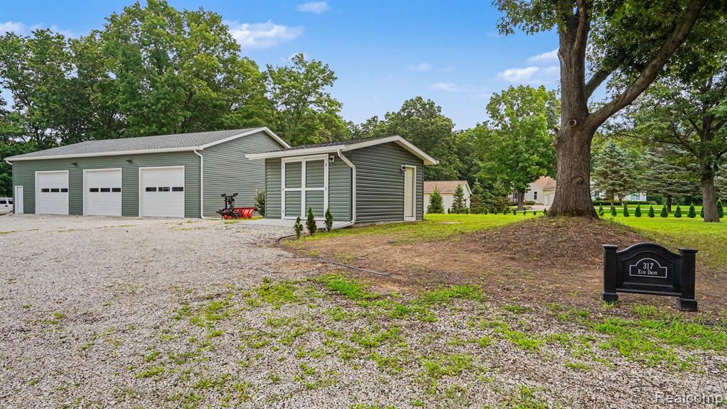 317 Elio Property Photo 41
