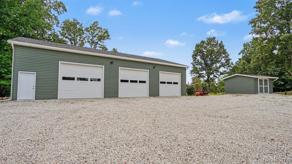 317 Elio Property Photo 42