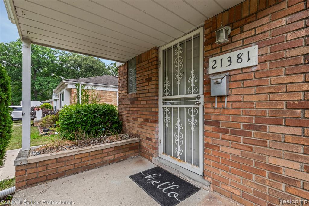 21381 Kipling Street Property Photo 1