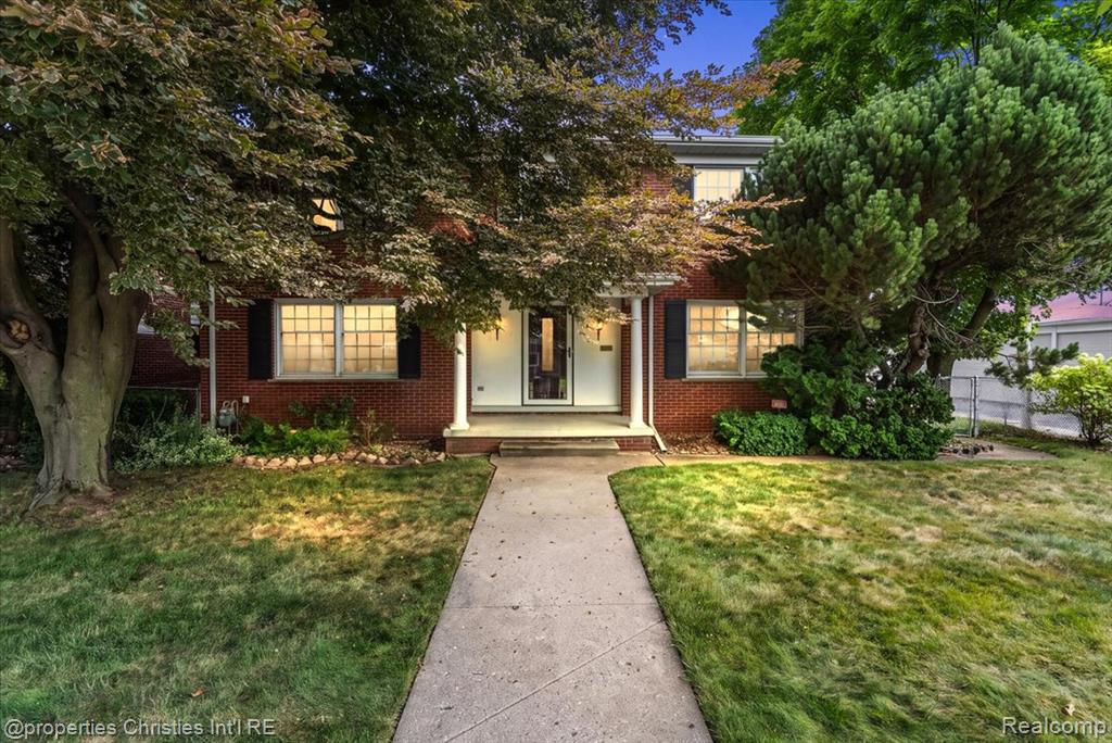 1360 Michigan Boulevard Property Photo 1