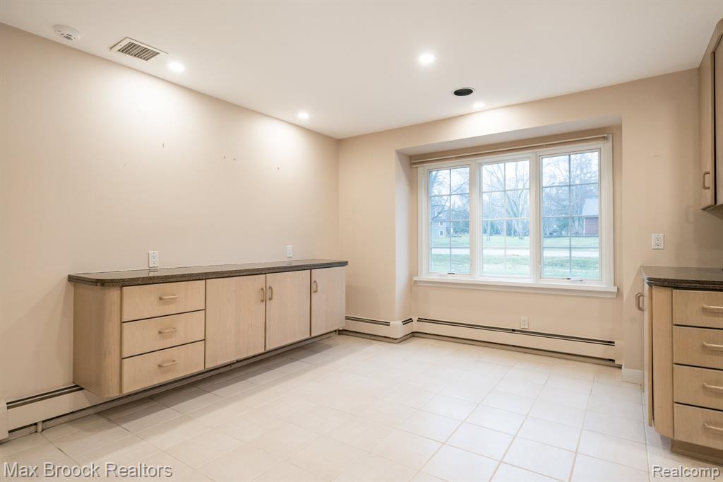 25461 Tweed Drive Property Photo 14