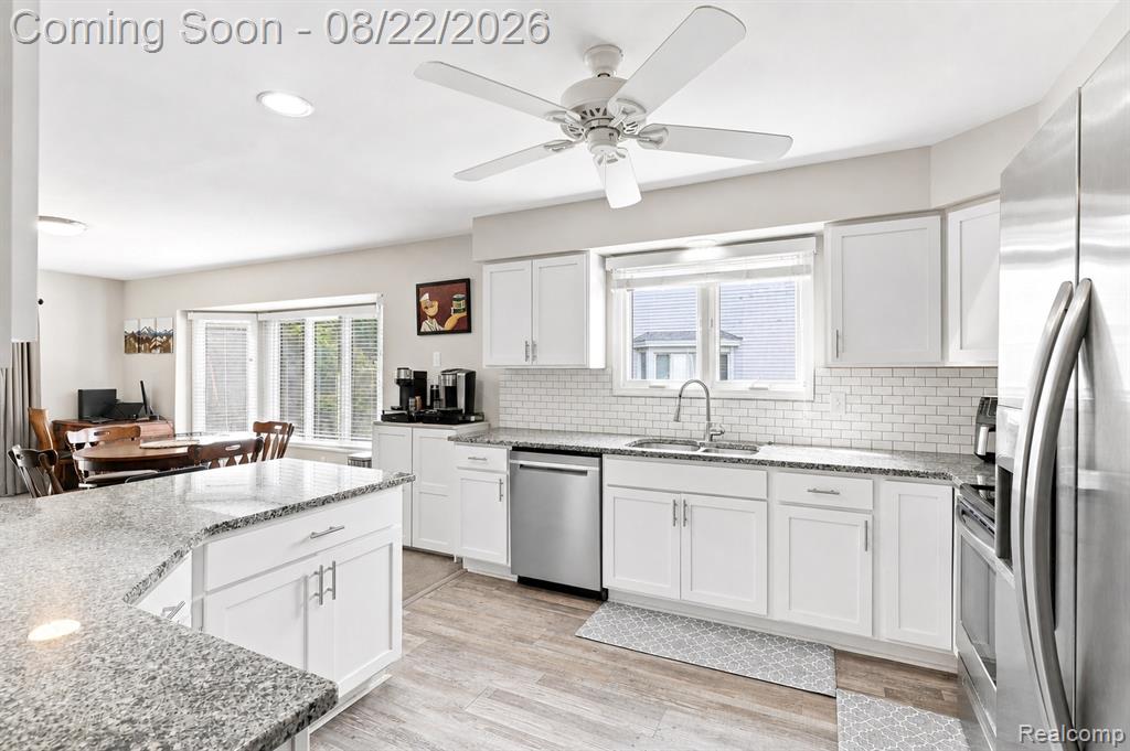 6523 Ridgeview Drive Property Photo 4