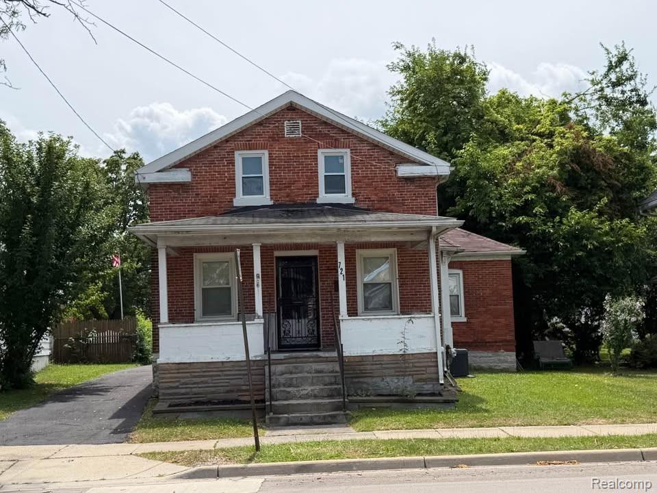 721 W 3rd Street Property Photo 1