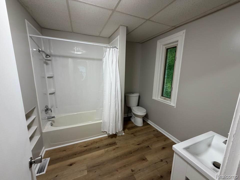 721 W 3rd Street Property Photo 7