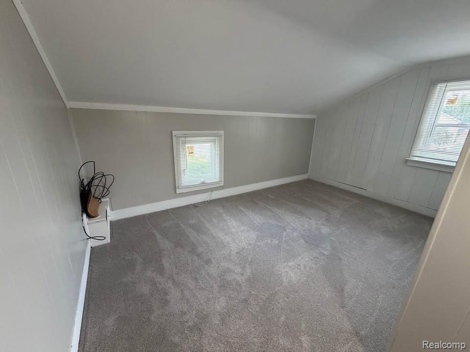 721 W 3rd Street Property Photo 12