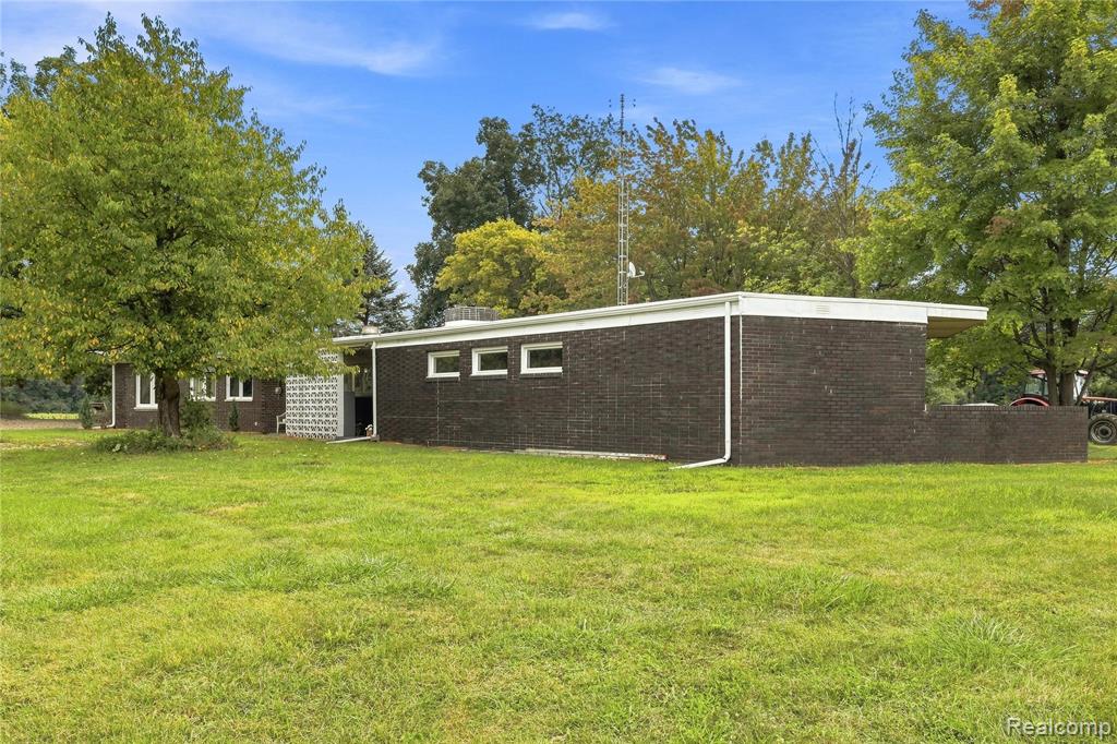 7386 Dean Road Property Photo 3