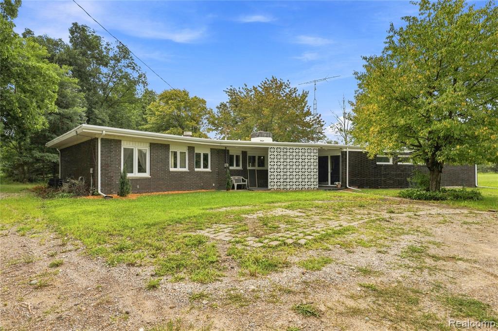 7386 Dean Road Property Photo 5