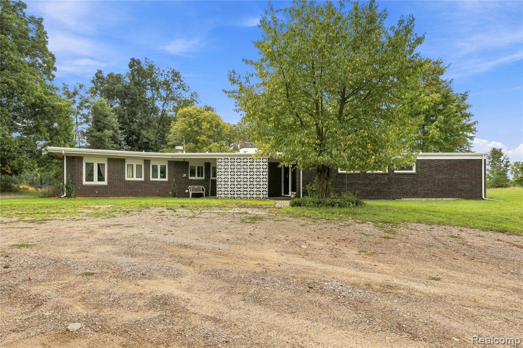 7386 Dean Road Property Photo 6