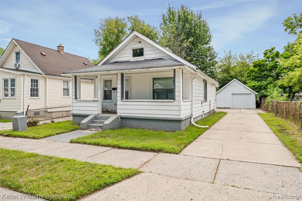 17638 Ivanhoe Street Property Photo 4