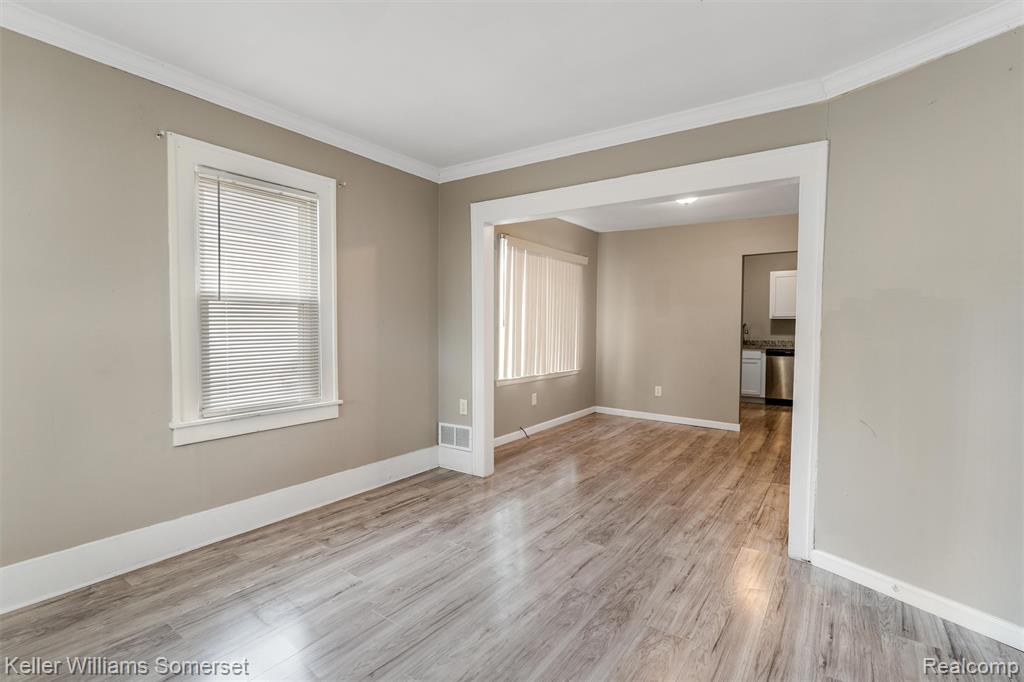 17638 Ivanhoe Street Property Photo 5