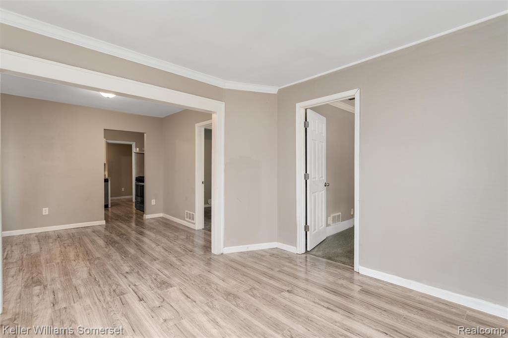 17638 Ivanhoe Street Property Photo 6