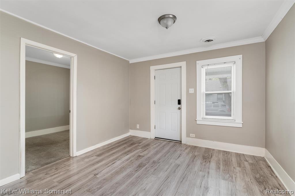 17638 Ivanhoe Street Property Photo 7