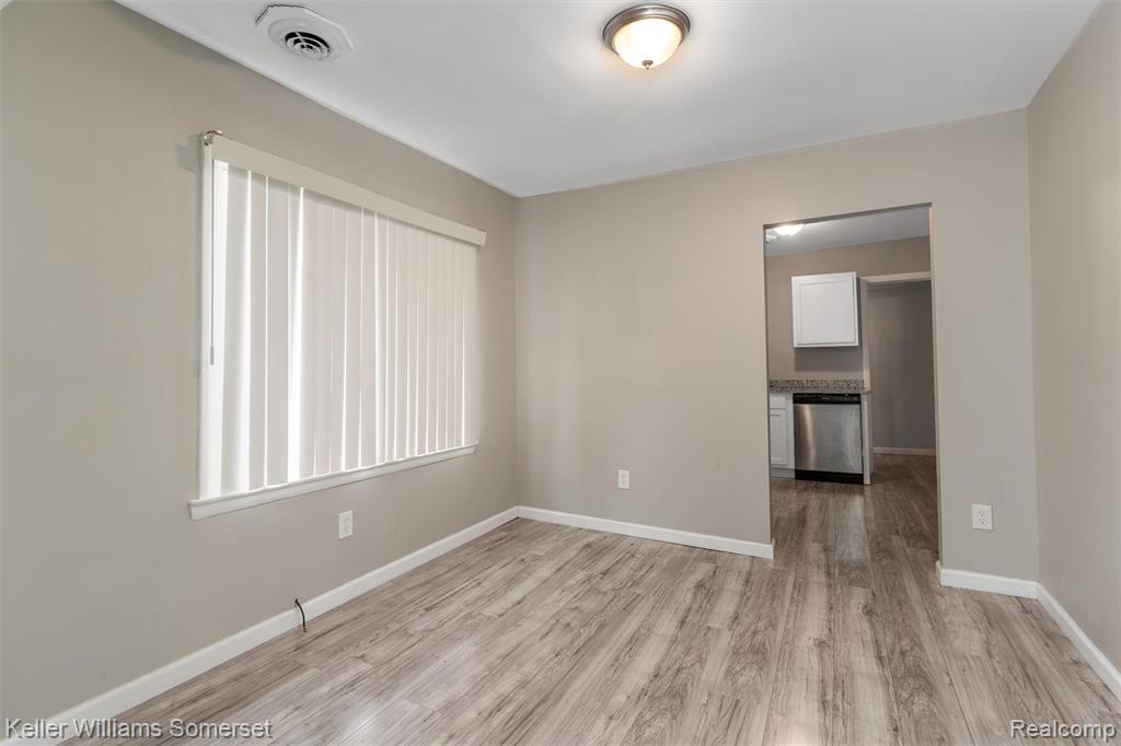 17638 Ivanhoe Street Property Photo 9