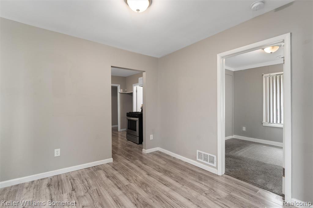 17638 Ivanhoe Street Property Photo 10