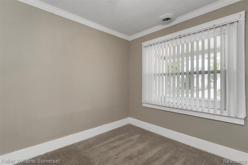 17638 Ivanhoe Street Property Photo 13