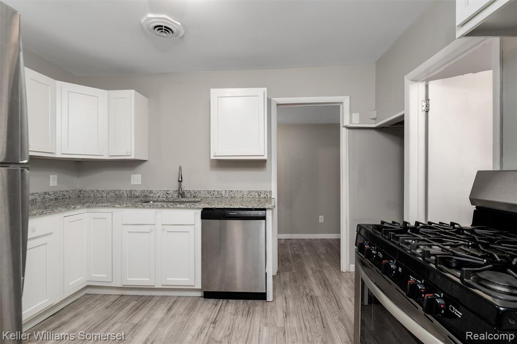17638 Ivanhoe Street Property Photo 17