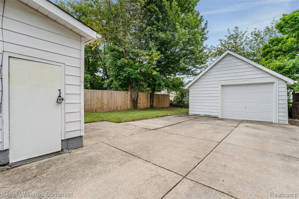 17638 Ivanhoe Street Property Photo 23