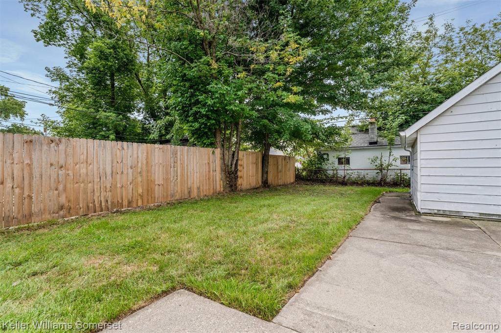 17638 Ivanhoe Street Property Photo 25