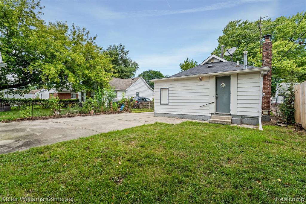 17638 Ivanhoe Street Property Photo 27