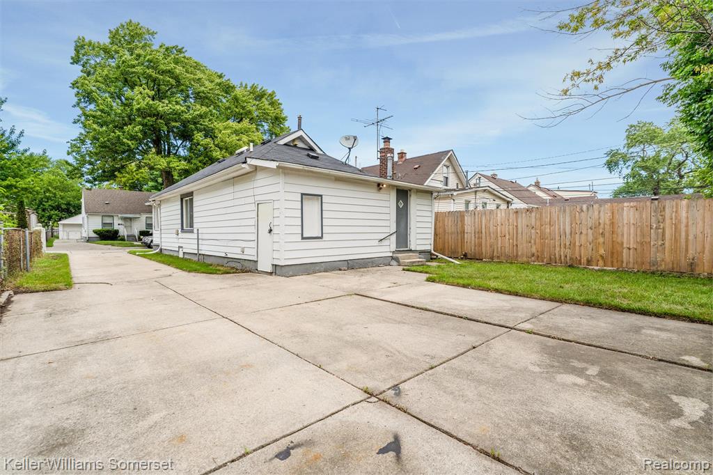 17638 Ivanhoe Street Property Photo 30