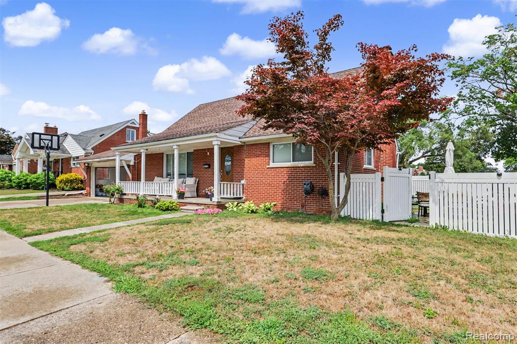 22722 Cobb Street Property Photo 1