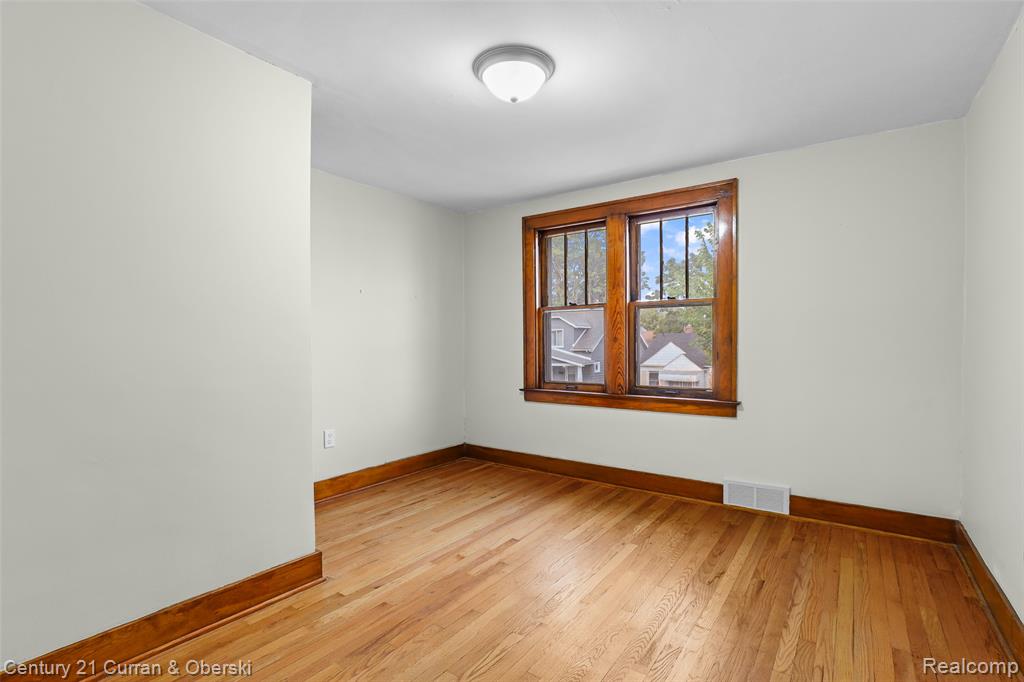 6401 Payne Avenue Property Photo 7