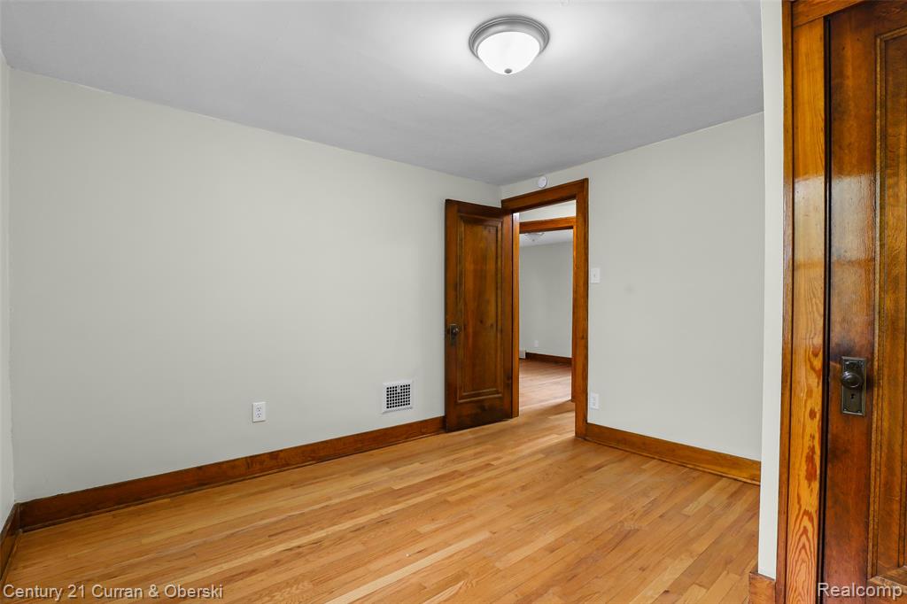 6401 Payne Avenue Property Photo 8
