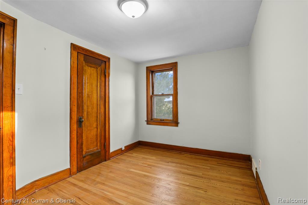 6401 Payne Avenue Property Photo 9