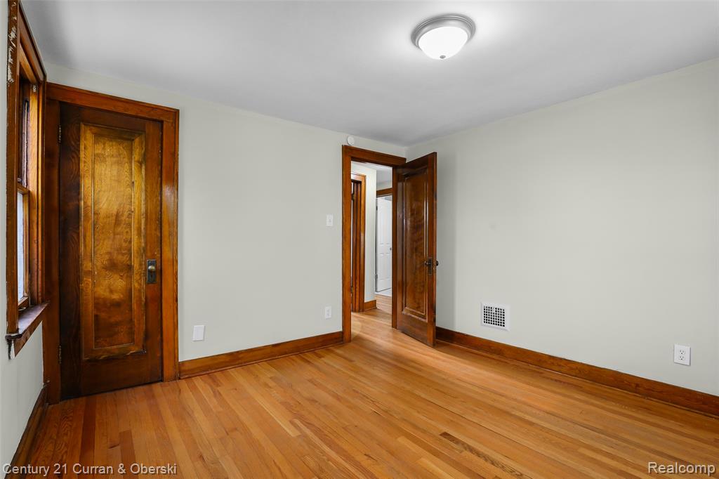 6401 Payne Avenue Property Photo 12