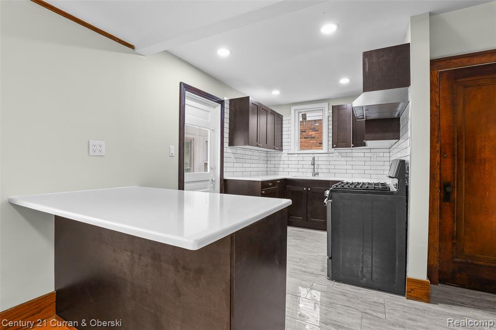 6401 Payne Avenue Property Photo 14