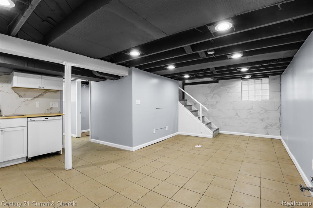 6401 Payne Avenue Property Photo 16