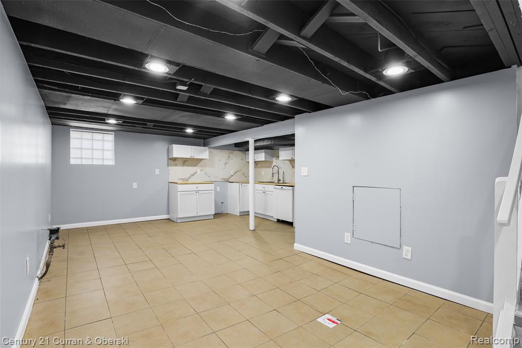 6401 Payne Avenue Property Photo 19