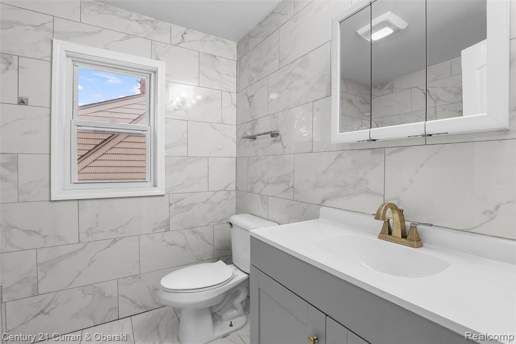 6401 Payne Avenue Property Photo 22