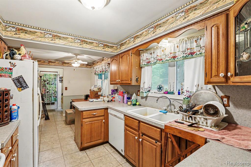 6323 Hough Road Property Photo 8