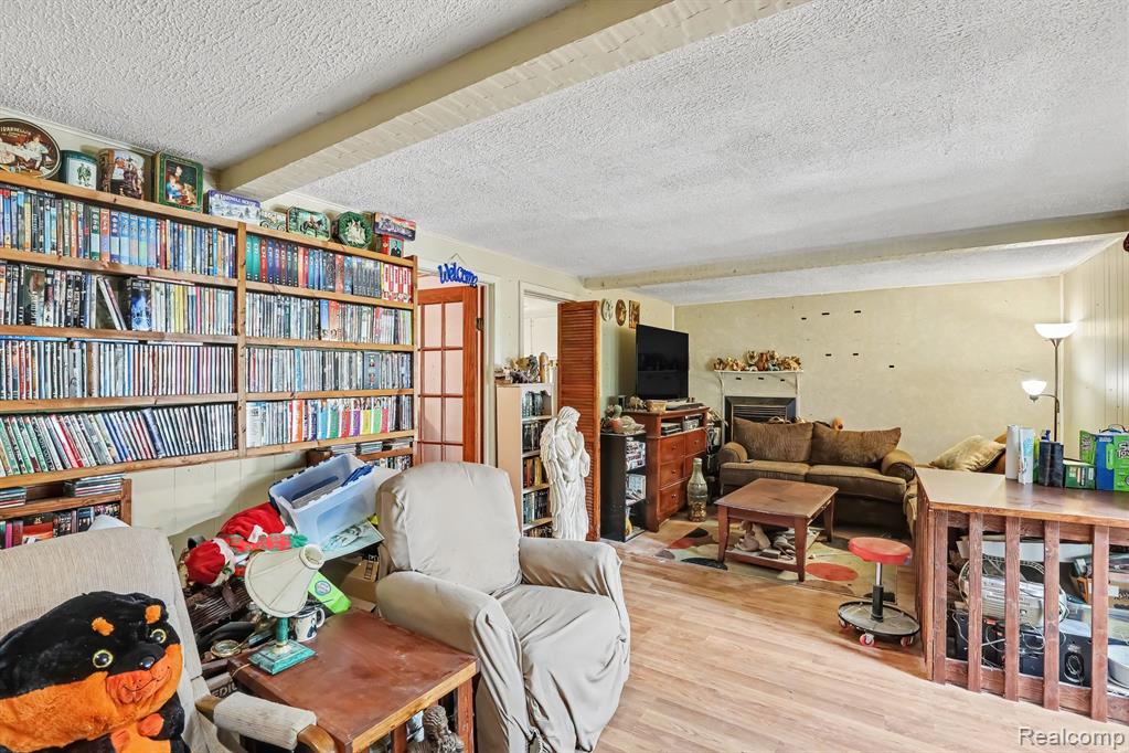 6323 Hough Road Property Photo 16