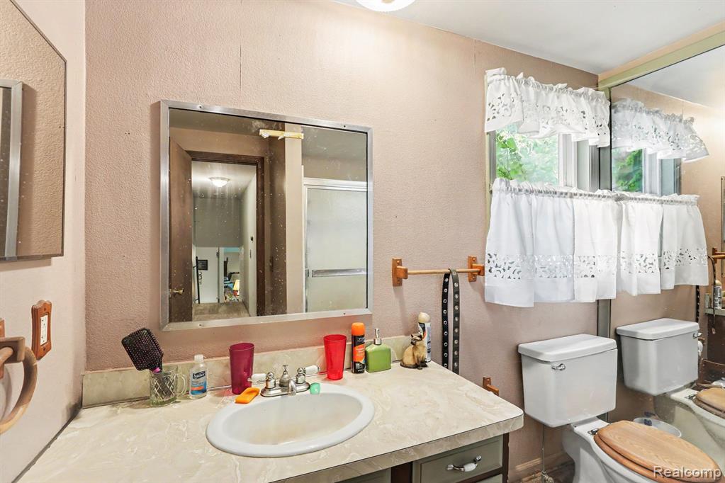 6323 Hough Road Property Photo 20
