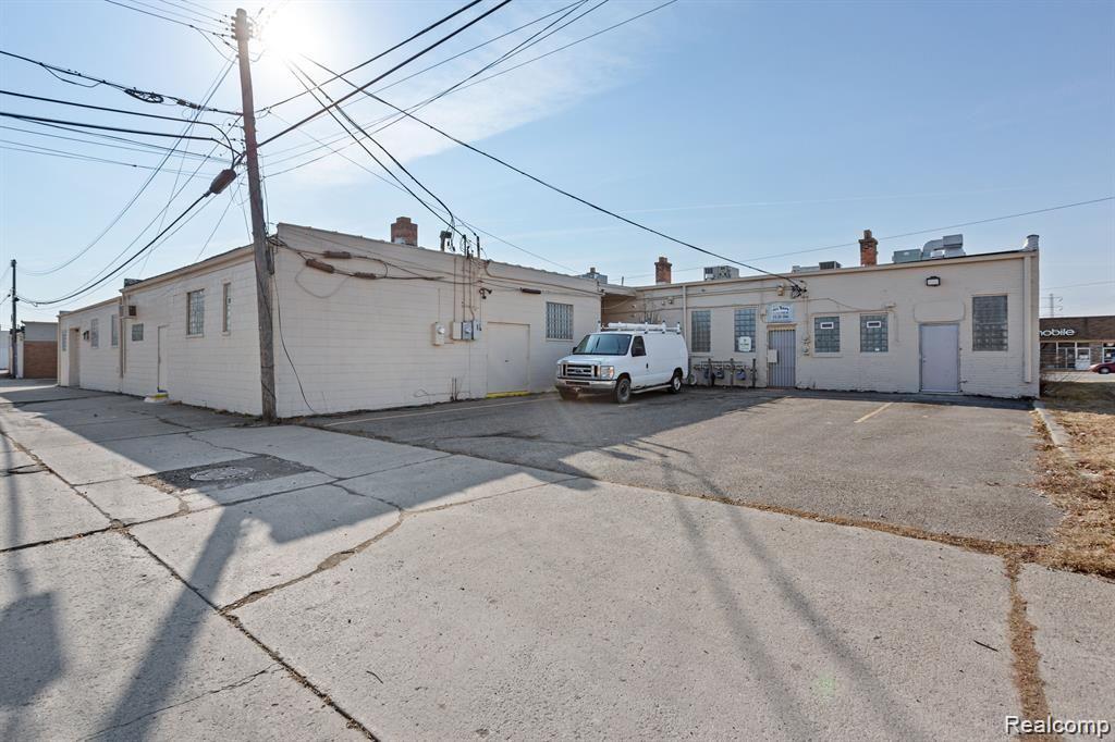 1116 Southfield Road Property Photo 14