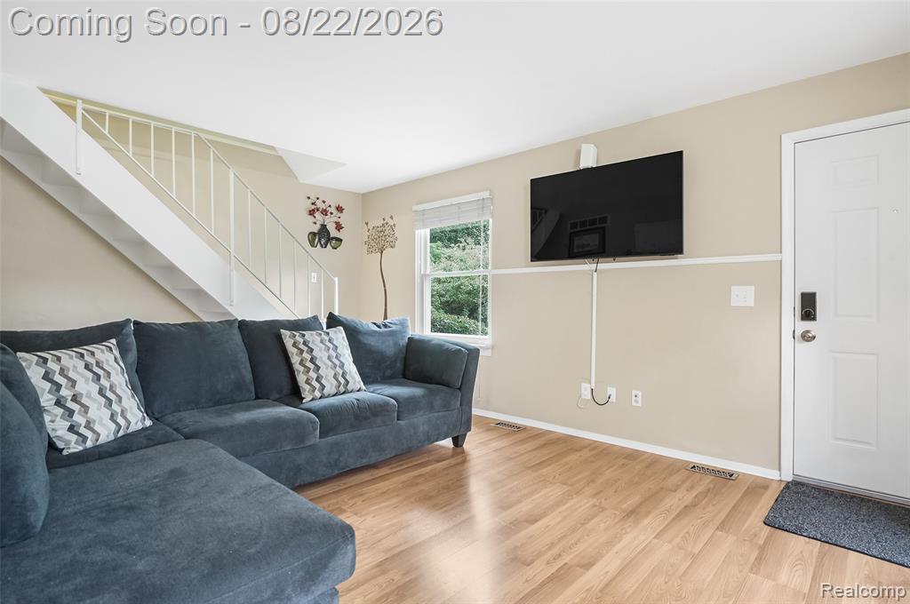385 Neptune Drive Property Photo 3