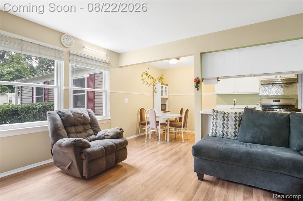 385 Neptune Drive Property Photo 6
