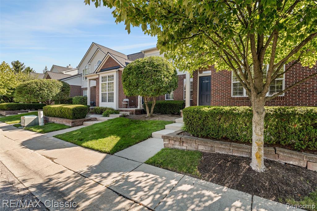 6104 Jasmine Drive Property Photo 1