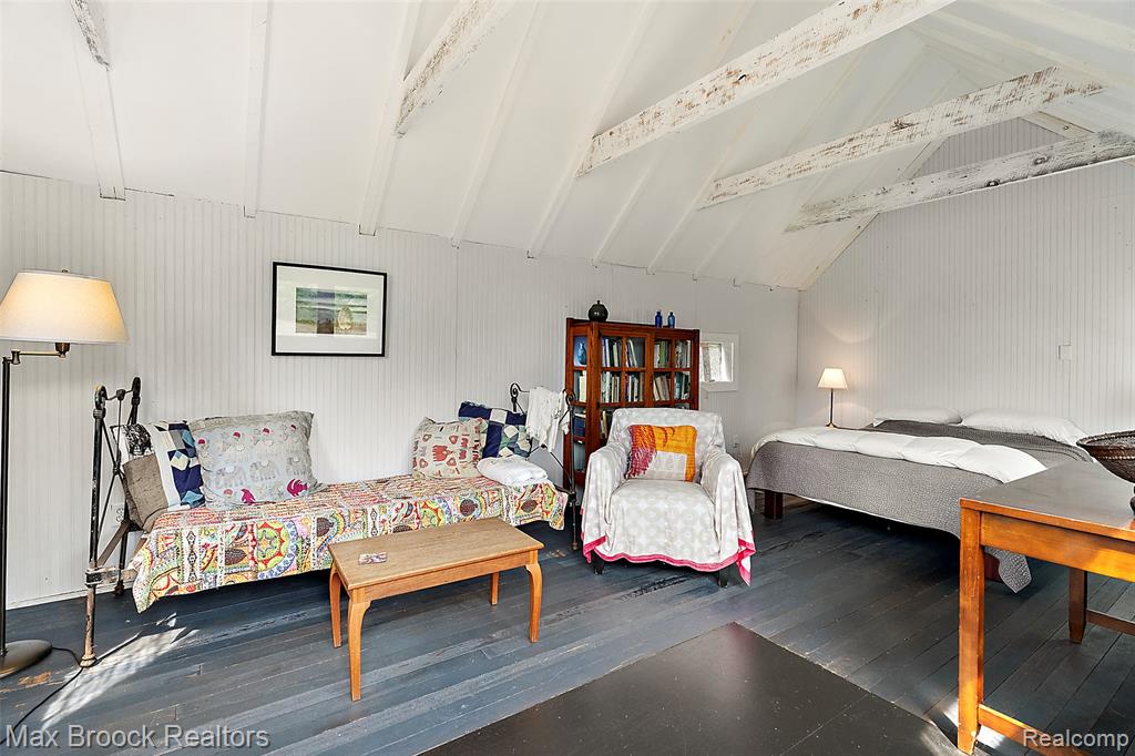 3362 S French Road Property Photo 5
