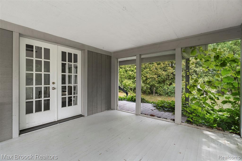 3362 S French Road Property Photo 10