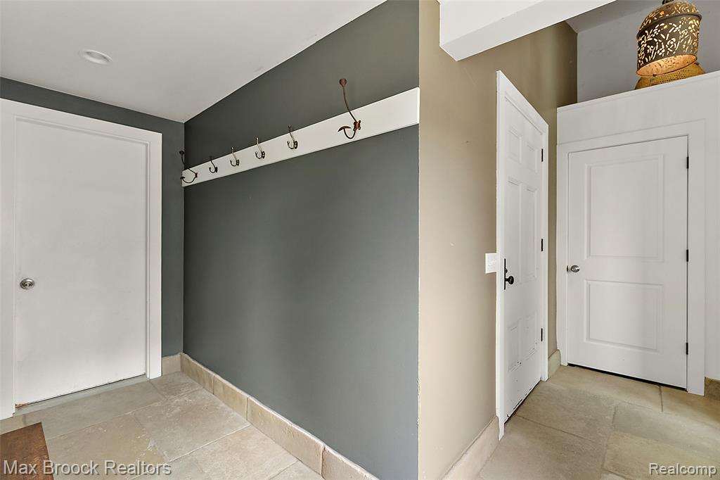 3362 S French Road Property Photo 11