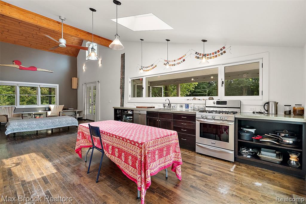 3362 S French Road Property Photo 12