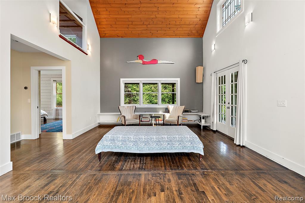 3362 S French Road Property Photo 15