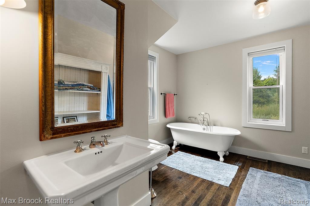 3362 S French Road Property Photo 18